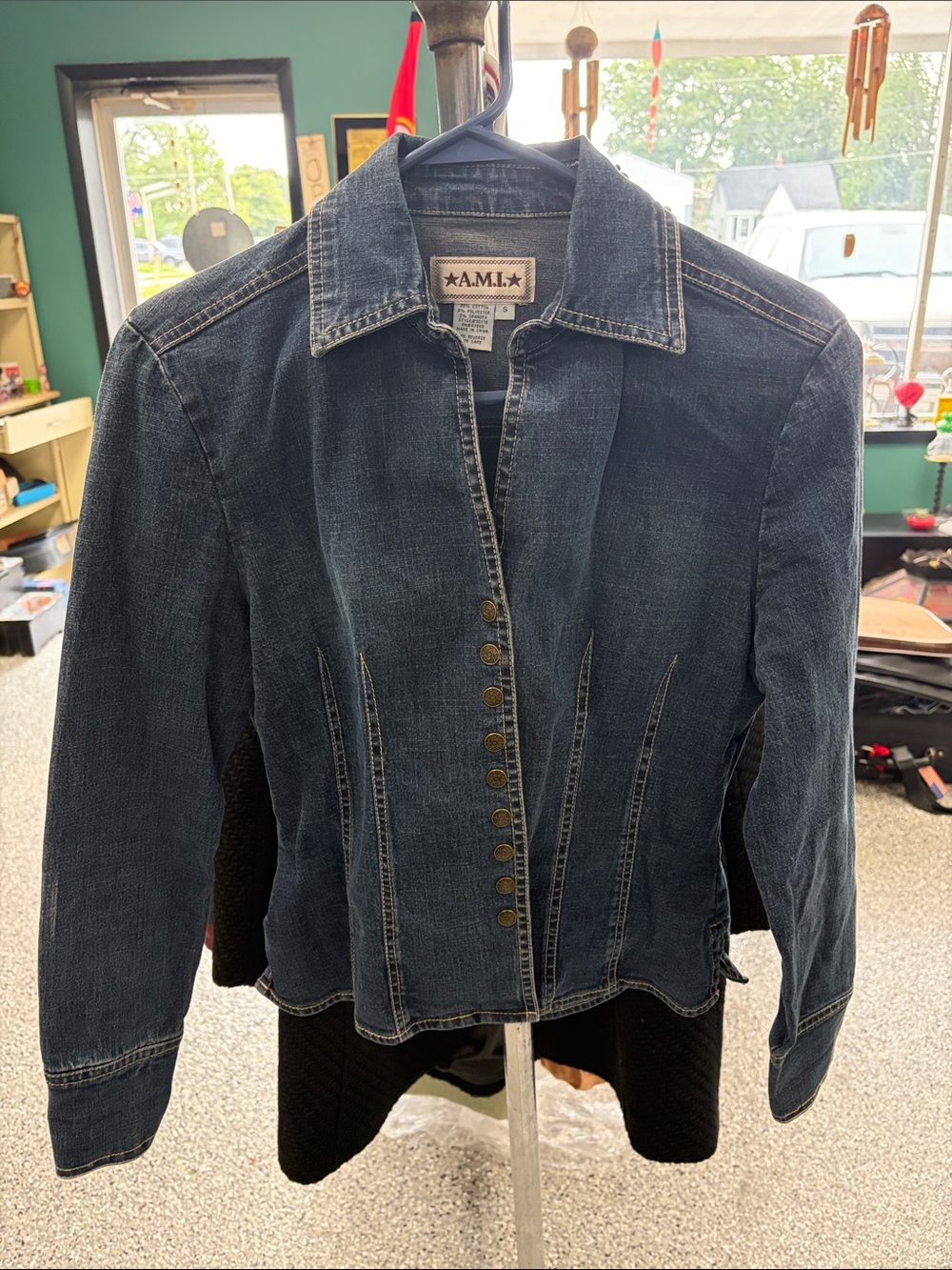 Fitted Dark Blue Denim Jacket with Button-Front